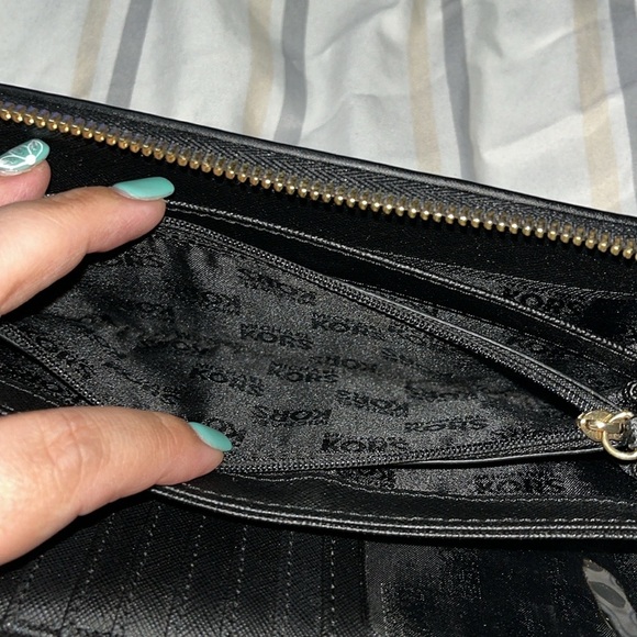 Michael Kors MK Logo Zip Around Continental Wallet, black. - Picture 12 of 16